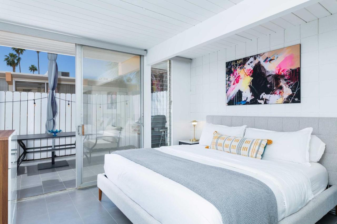 Mid-Century Palm Springs Bungalow With Patio! Exterior foto